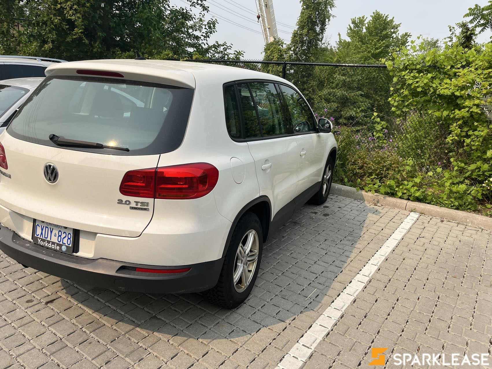2012 Volkswagen Tiguan 4dr Auto Trendline 4Motion