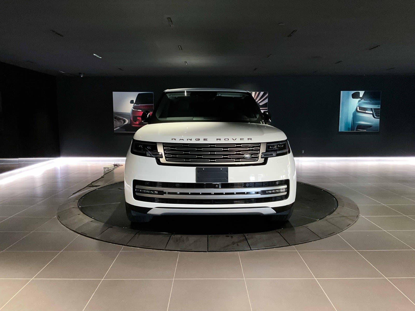 2025 Land Rover Range Rover SE