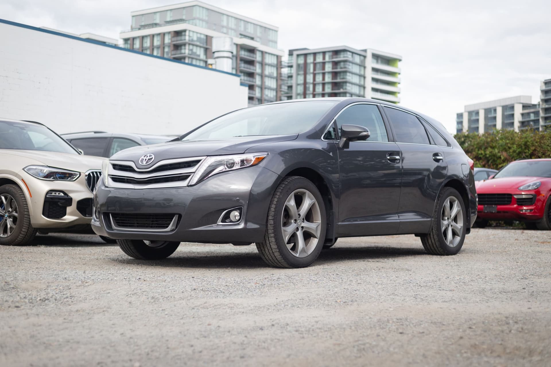 2015 Toyota Venza V6. LOCAL BC VEHICLE. NO ACCIDENT. LOW KILOMETRES.