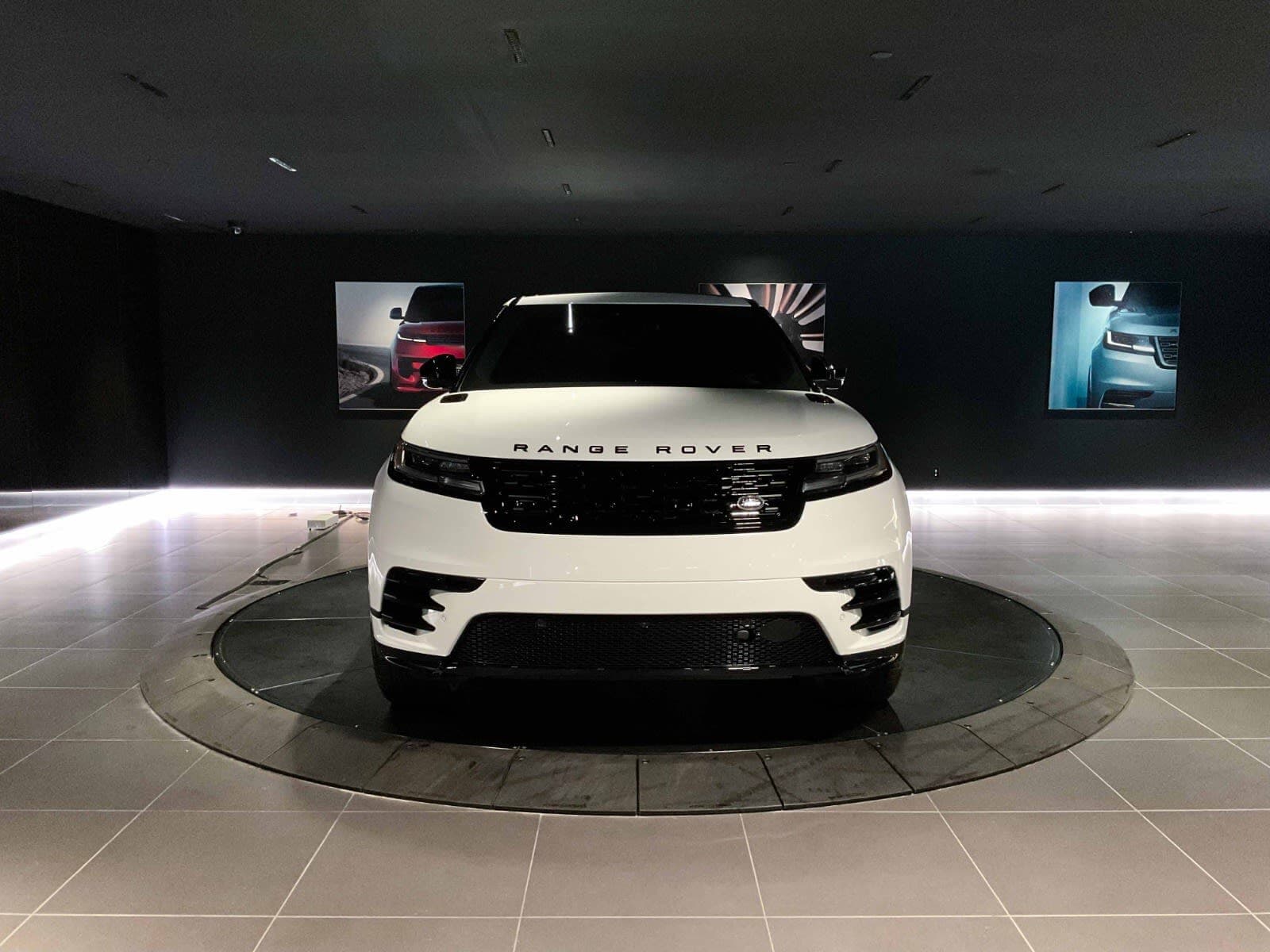 2026 Land Rover Range Rover Velar Dynamic SE