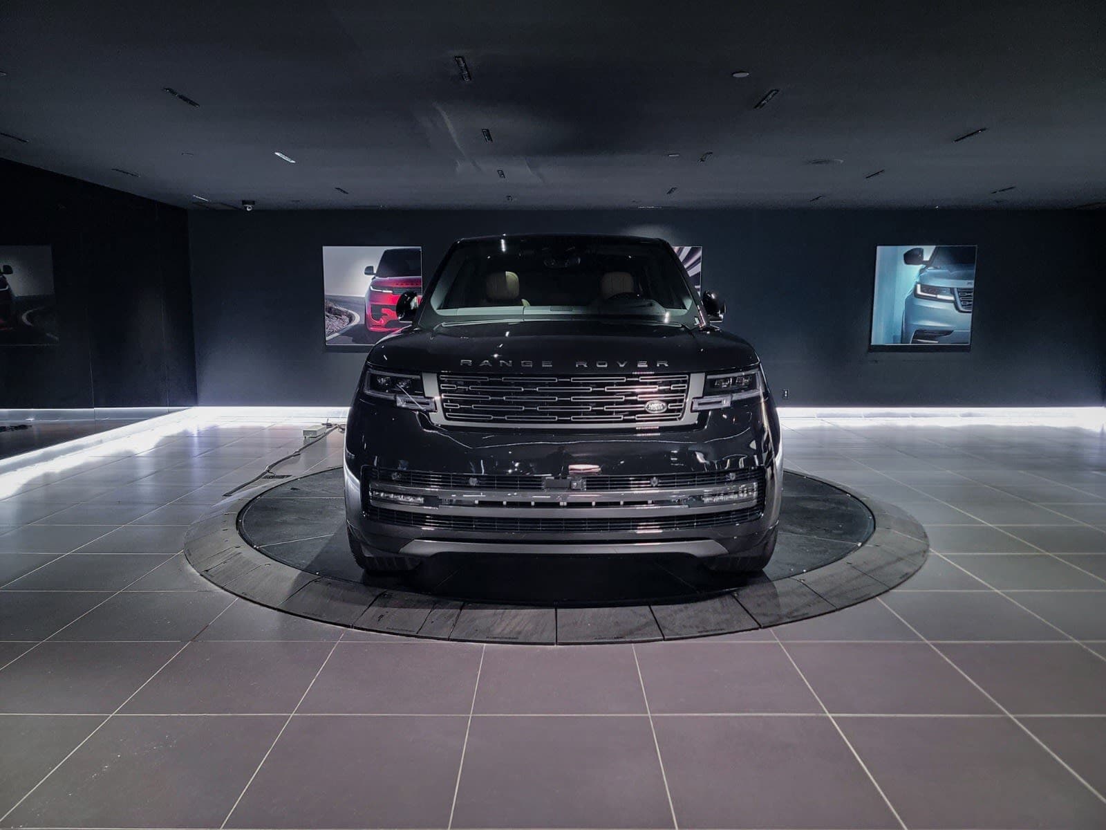 2026 Land Rover Range Rover SE