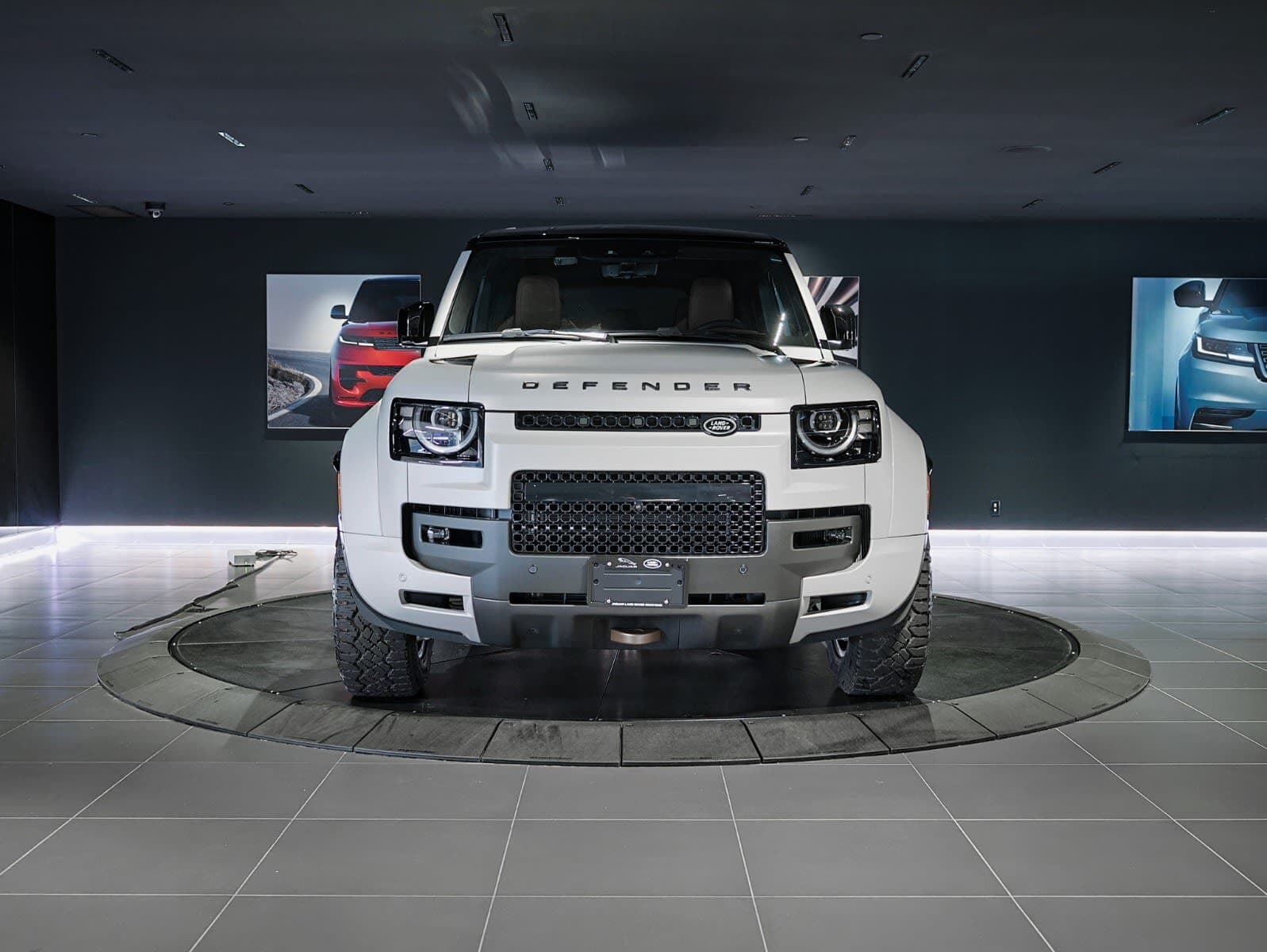2026 Land Rover Defender OCTA