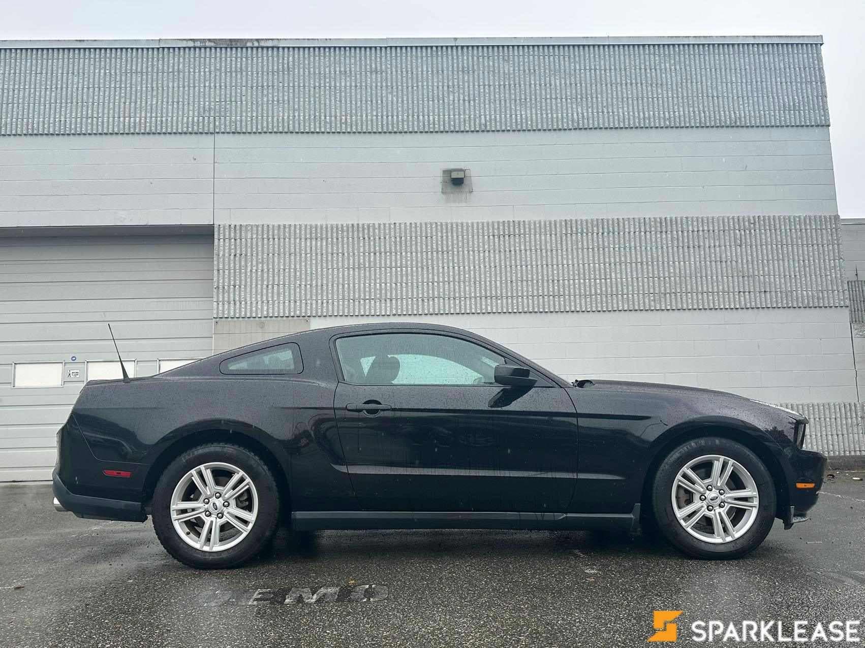 2011 Ford Mustang 2dr Cpe V6