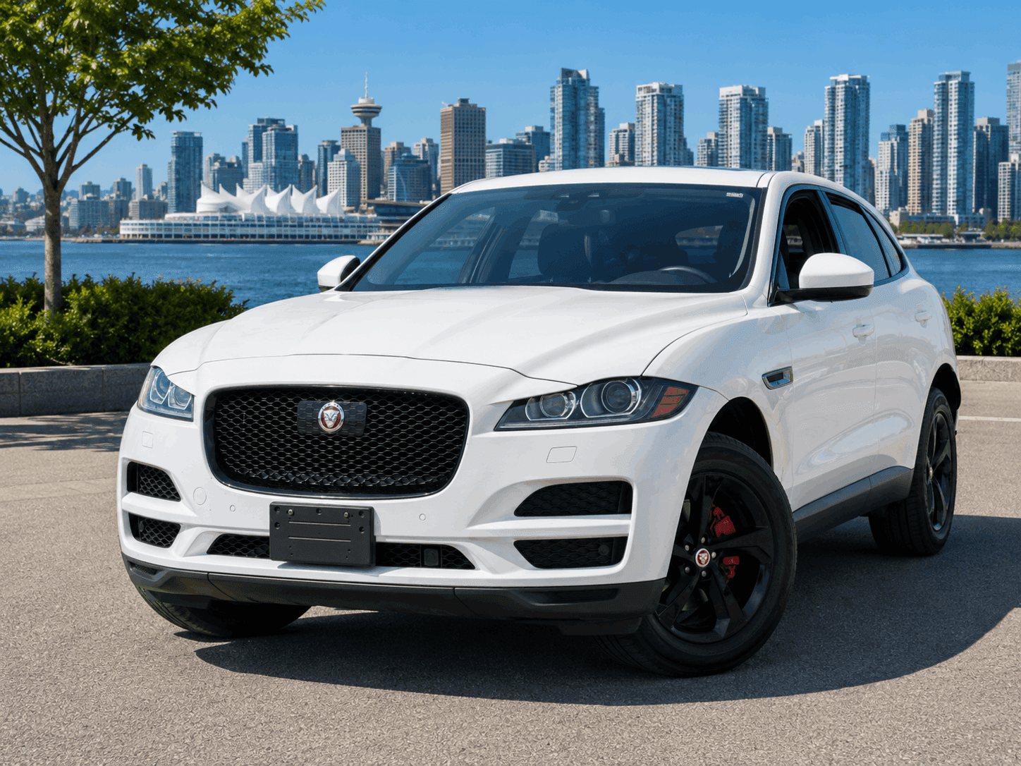 2019 Jaguar F-PACE 25t AWD Premium/ CLEAN TITLE/ BC LOCAL