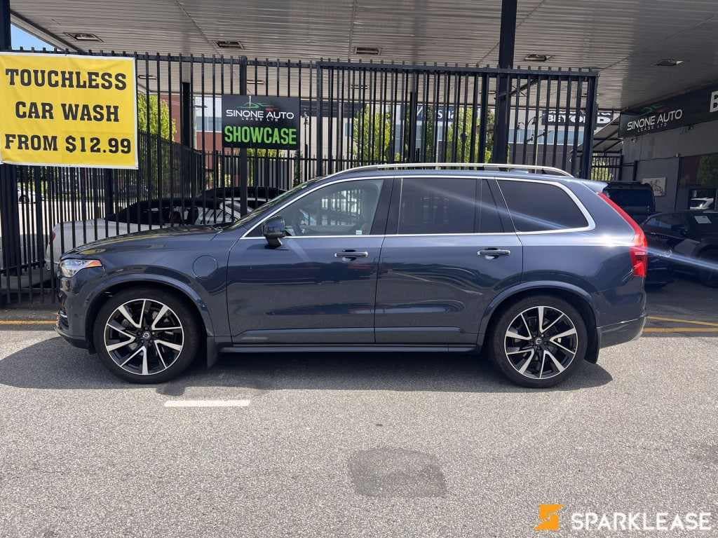 2019 Volvo XC90 T8 eAWD Plug-In Hybrid Momentum