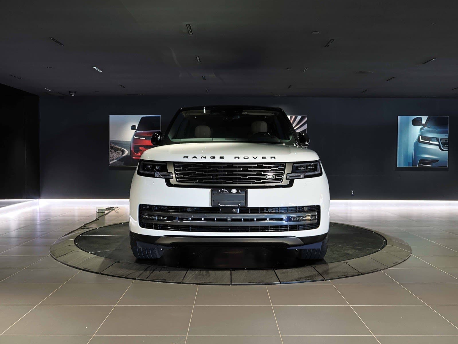 2026 Land Rover Range Rover SE