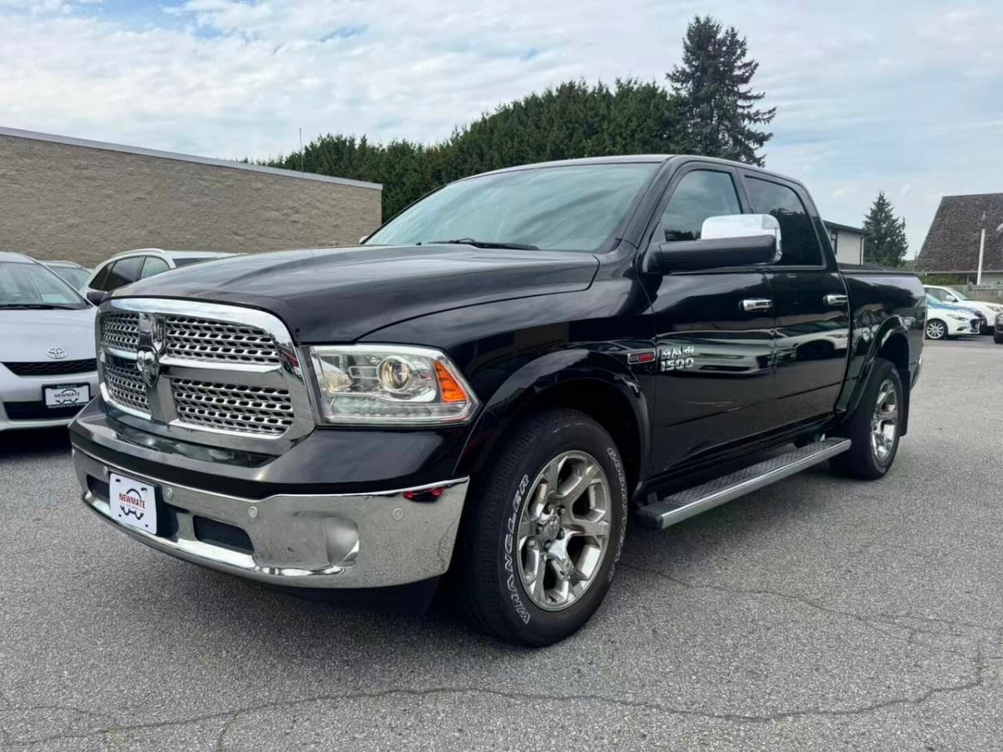 2014 Ram 1500 Crew Cab 140.5" Laramie. BC LOCAL VEHICLE.