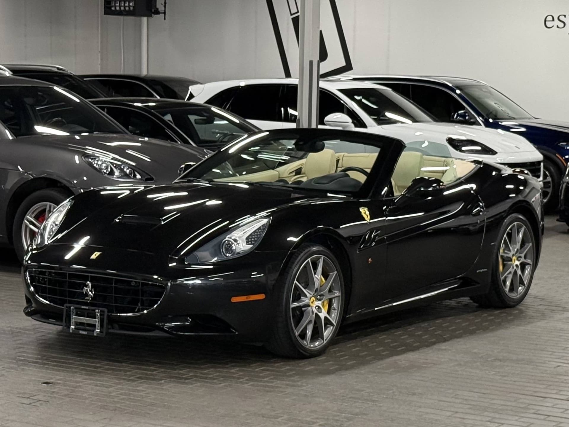 2013 Ferrari California 2dr Conv | HANDLING SPECIALE PACKAGE