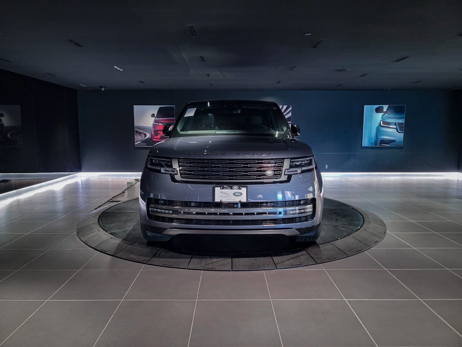 2025 Land Rover Range Rover SE