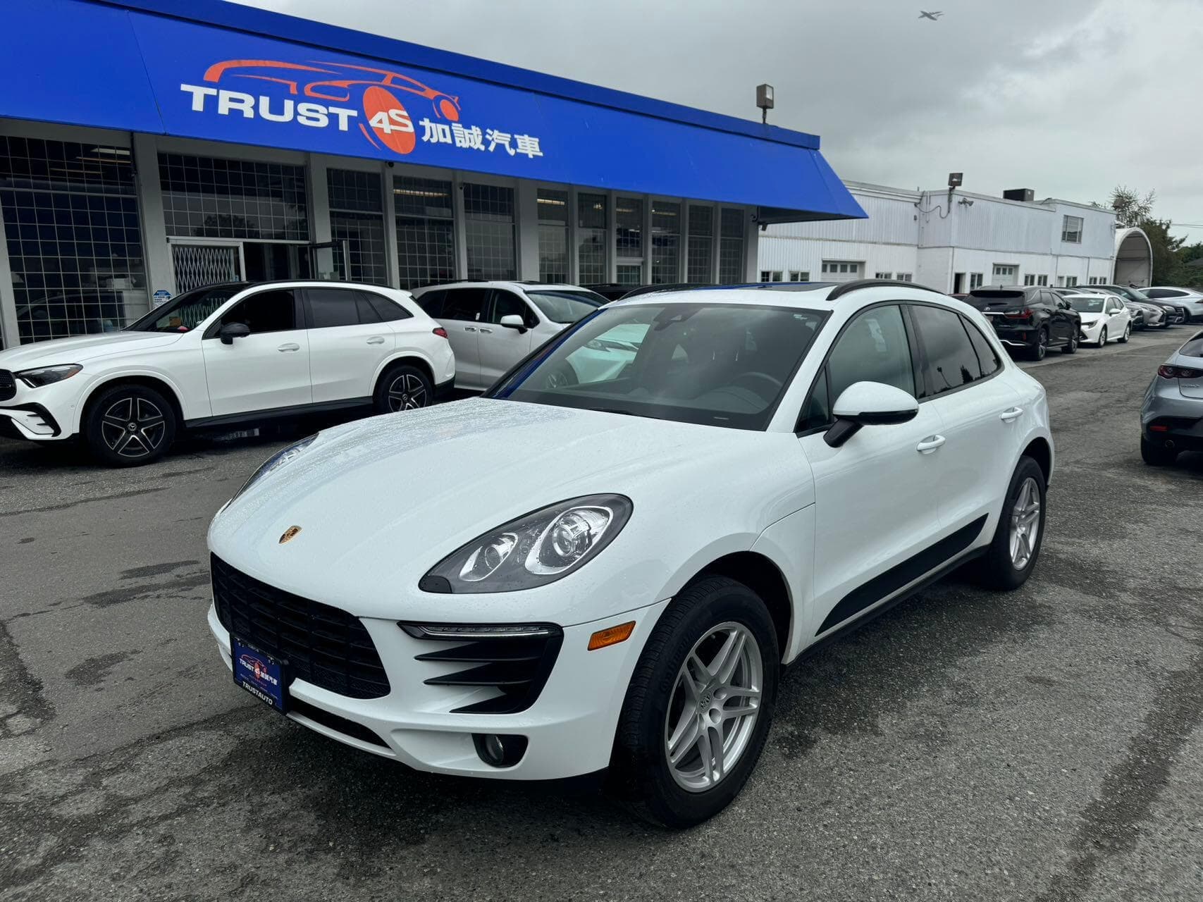 2017 Porsche Macan AWD 4dr/Local Car/Low Kilometres
