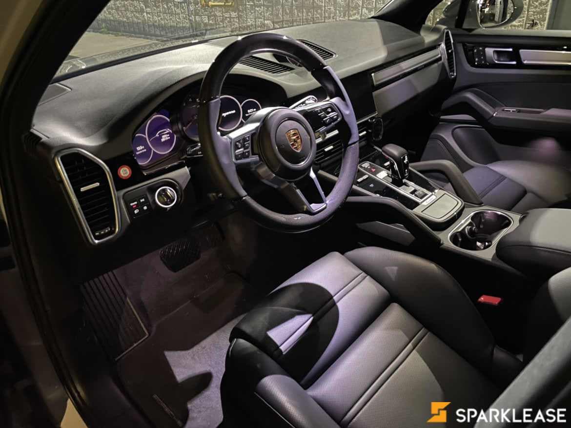 2022 Porsche Cayenne Platinum Edition AWD