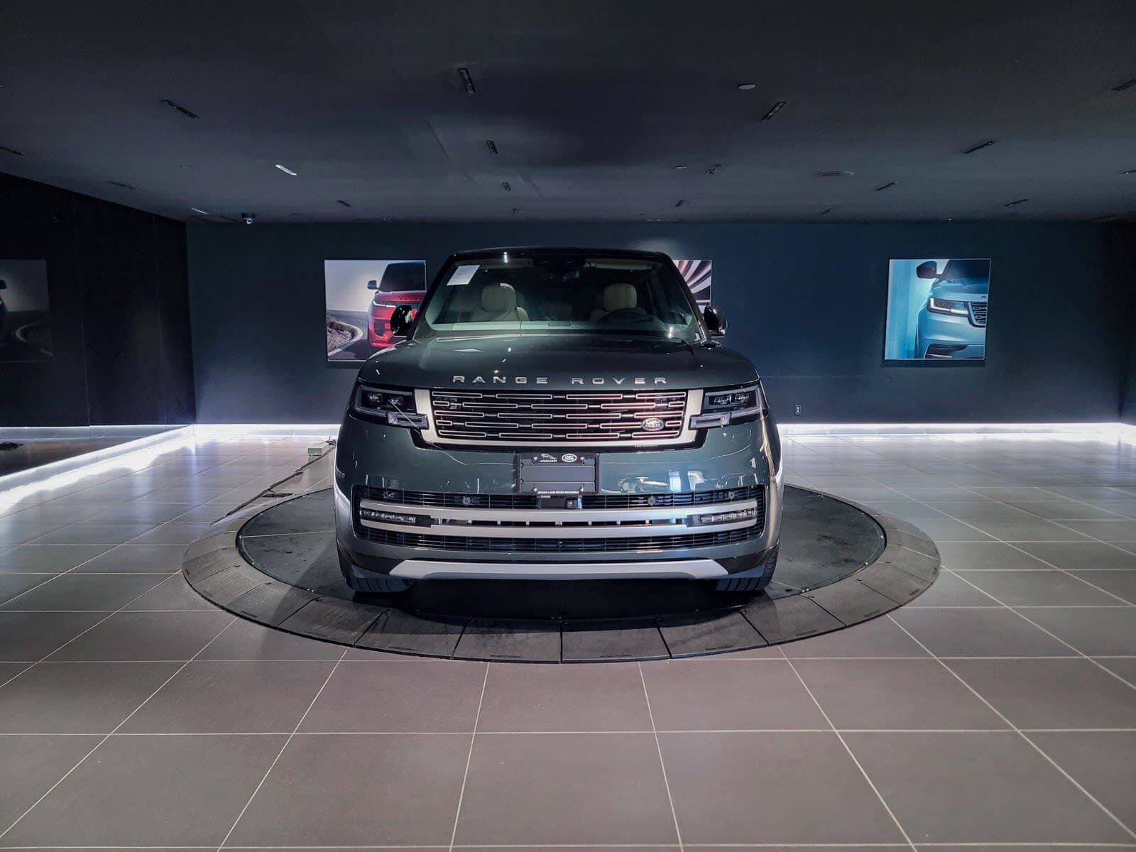 2026 Land Rover Range Rover SE