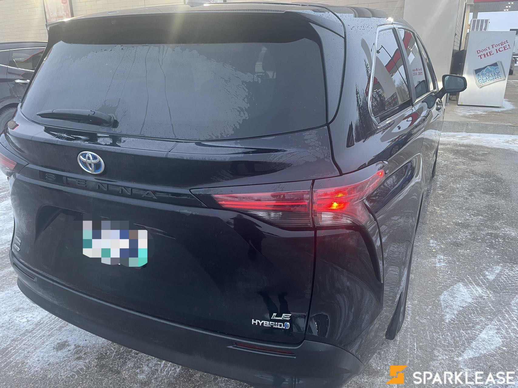 2021 Toyota Sienna LE 8-Passenger AWD