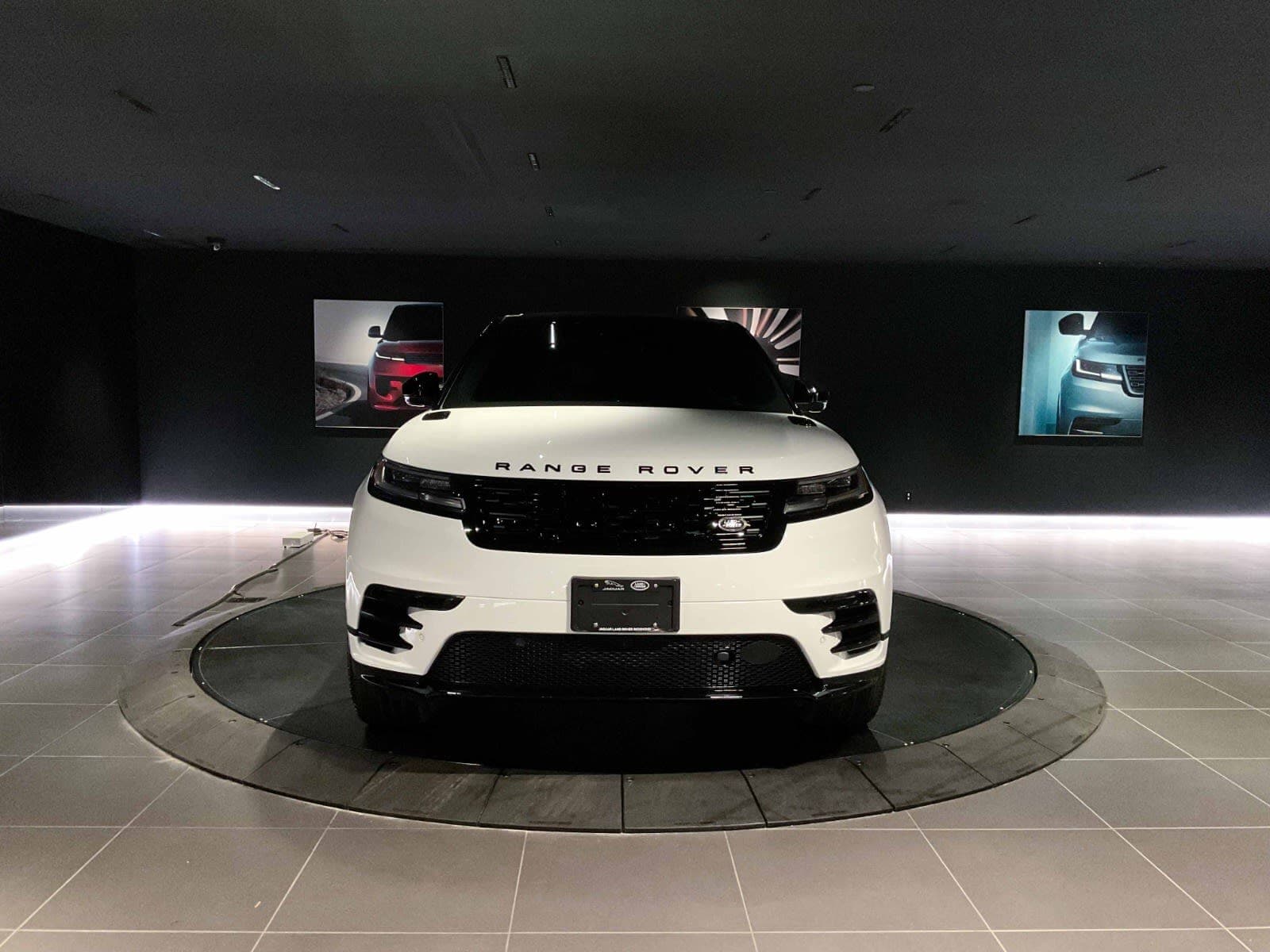 2026 Land Rover Range Rover Velar Dynamic SE