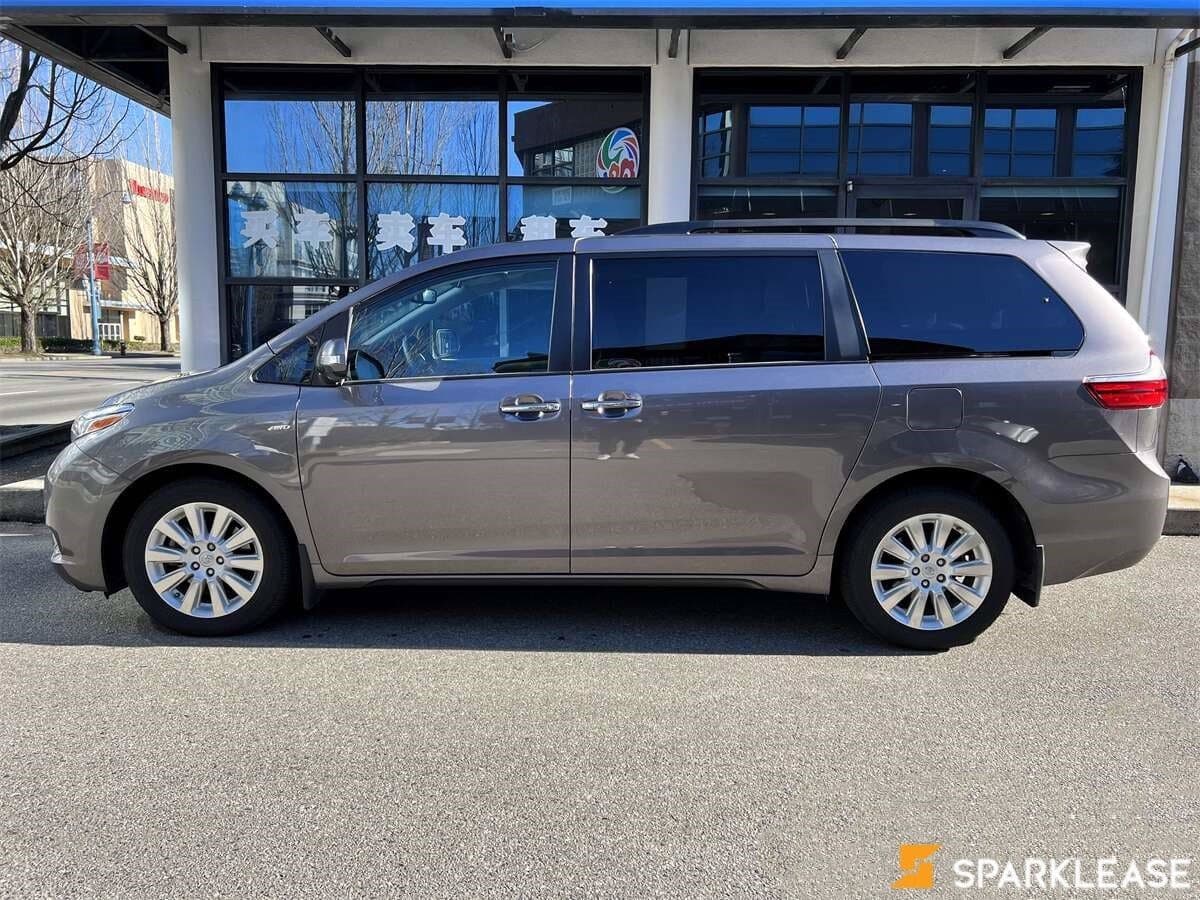 2016 Toyota  Sienna  5dr XLE 7-Pass AWD 