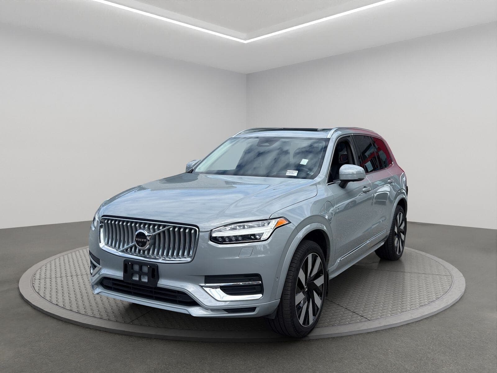 2025 Volvo XC90 Plug-In Hybrid T8 Ultra Bright Theme