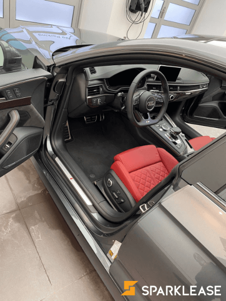 2019 Audi S5天云灰红内饰