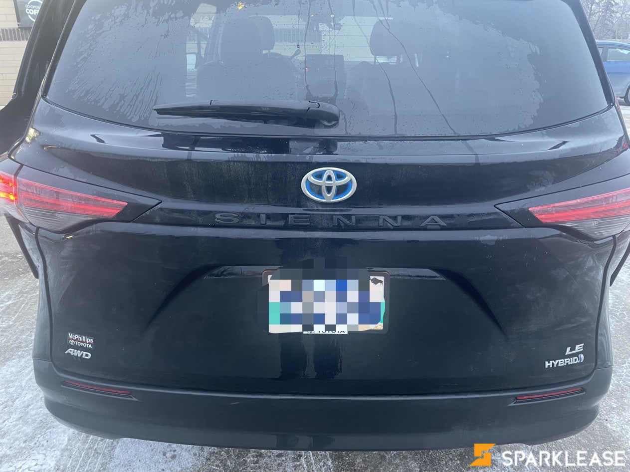 2021 Toyota Sienna LE 8-Passenger AWD