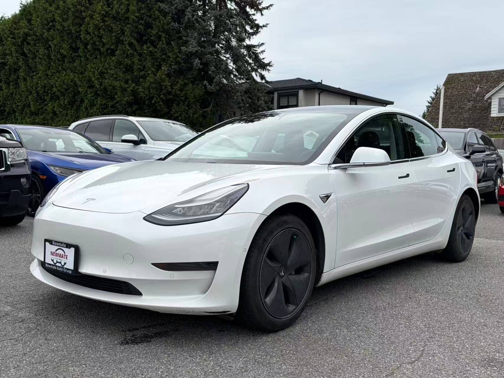2019 Tesla Model 3 SR. LOCAL BC VEHICLE. ONE OWNER.