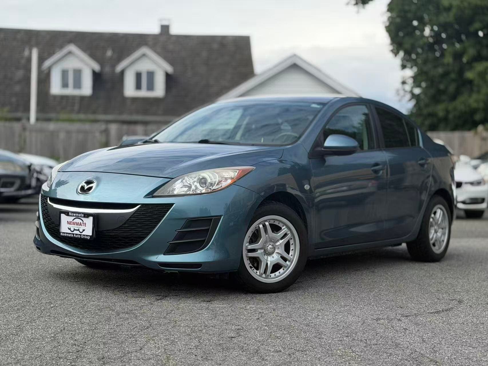 2010 Mazda Mazda3 GX. LOCAL BC VEHICLE. NO ACCIDENT. SERVICE DONE.