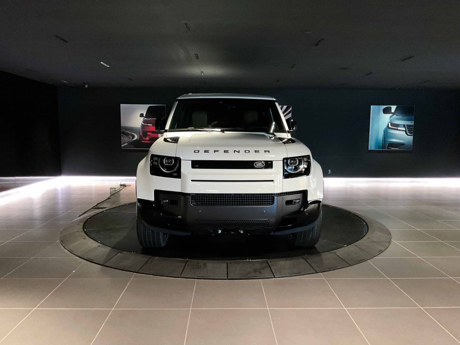 2026 Land Rover Defender X-Dynamic SE