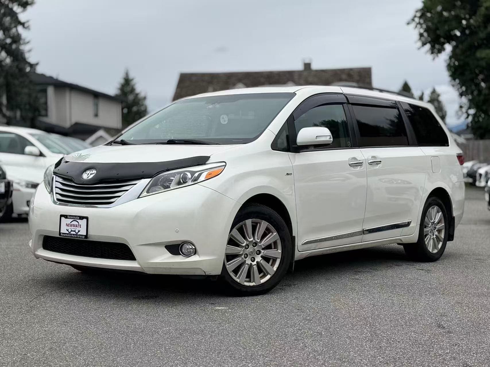 2017 Toyota Sienna Limited. 7 SEATER. TOP TRIM.
