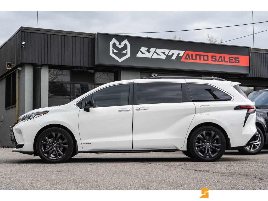 2021 Toyota  Sienna  XSE 7-Passenger FWD 