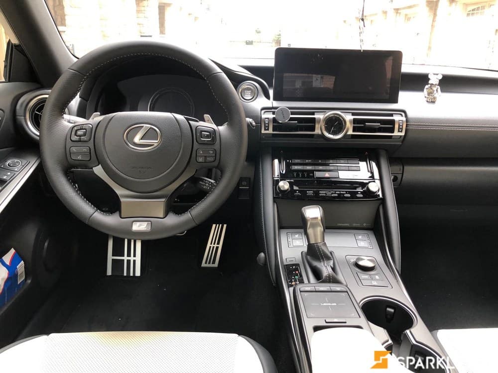 2021 Lexus IS
