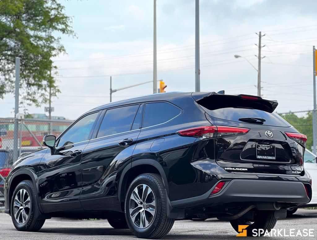 2021 Toyota  Highlander  XLE AWD 