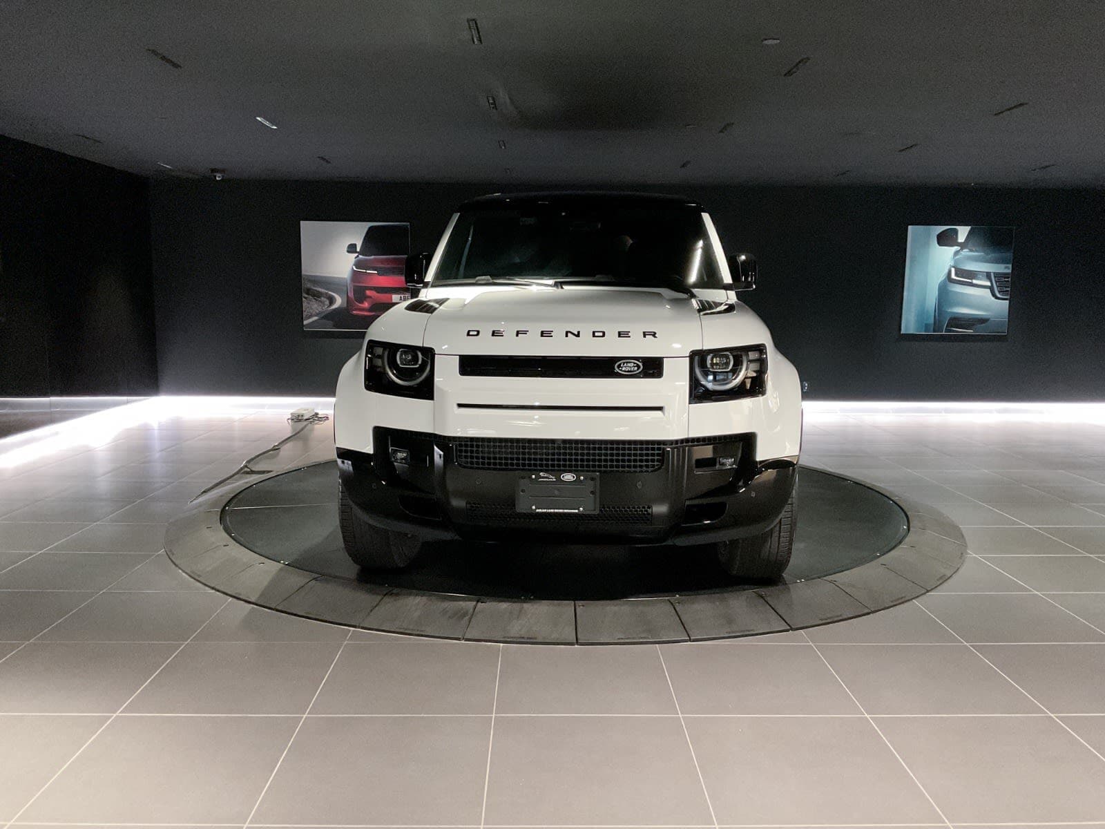 2026 Land Rover Defender X-Dynamic SE
