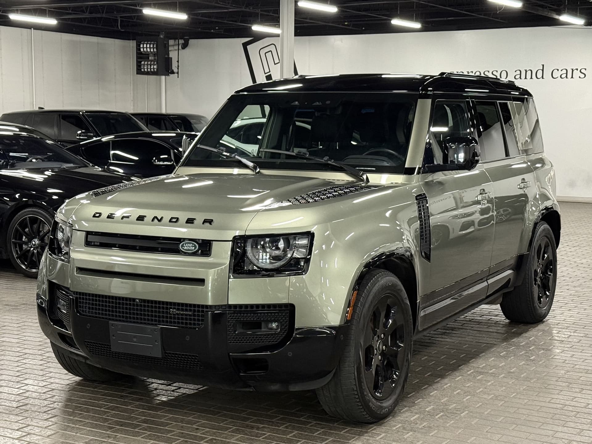 2022 Land Rover  Defender  110 X-Dynamic SE AWD 
