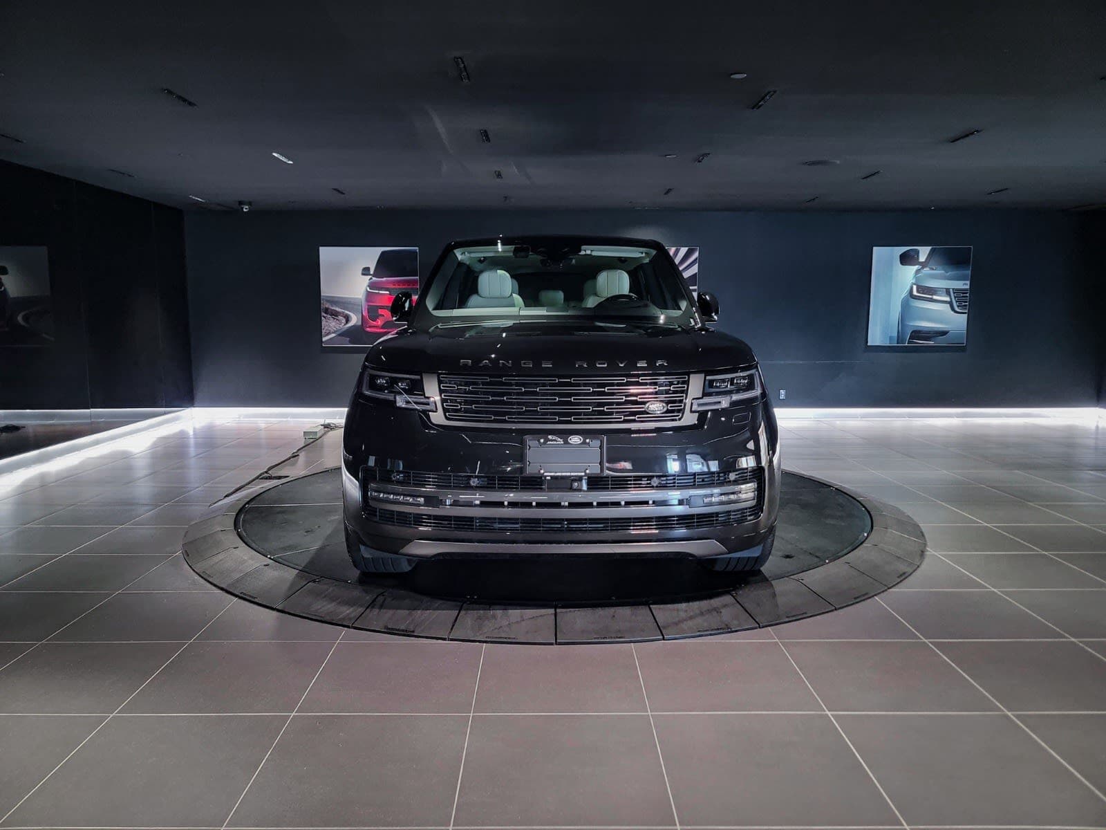 2026 Land Rover Range Rover SE
