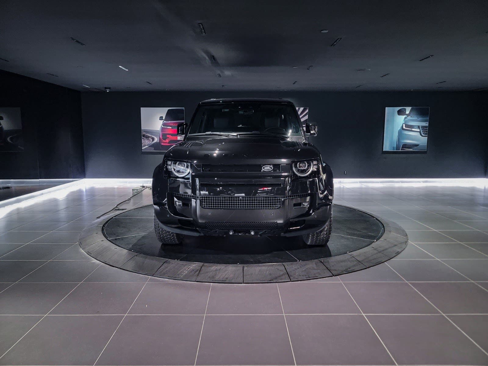 2026 Land Rover Defender X-Dynamic SE