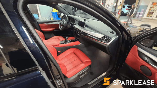 2019 BMW X6 已收定金，买家审批贷款中