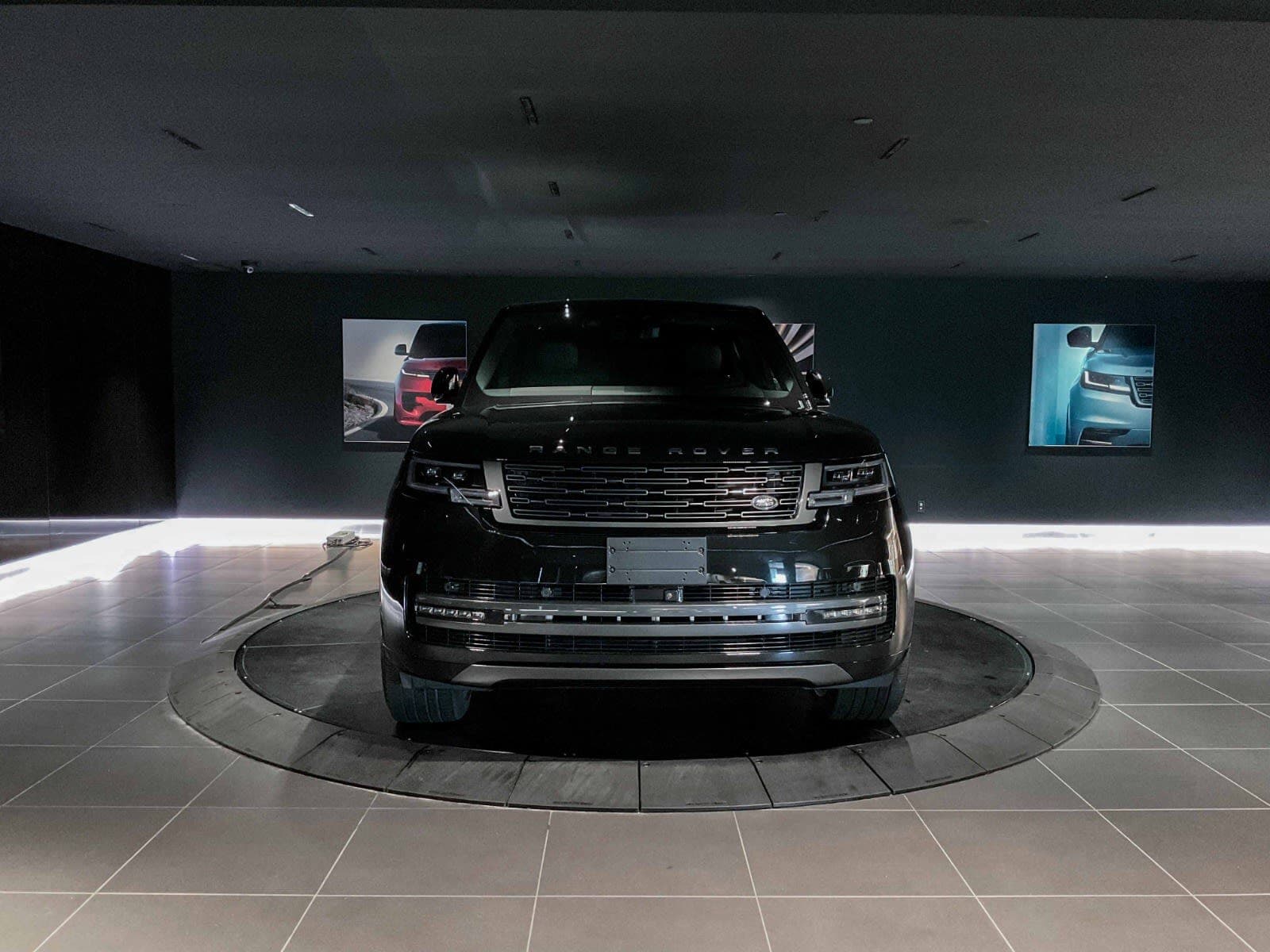 2025 Land Rover Range Rover SE