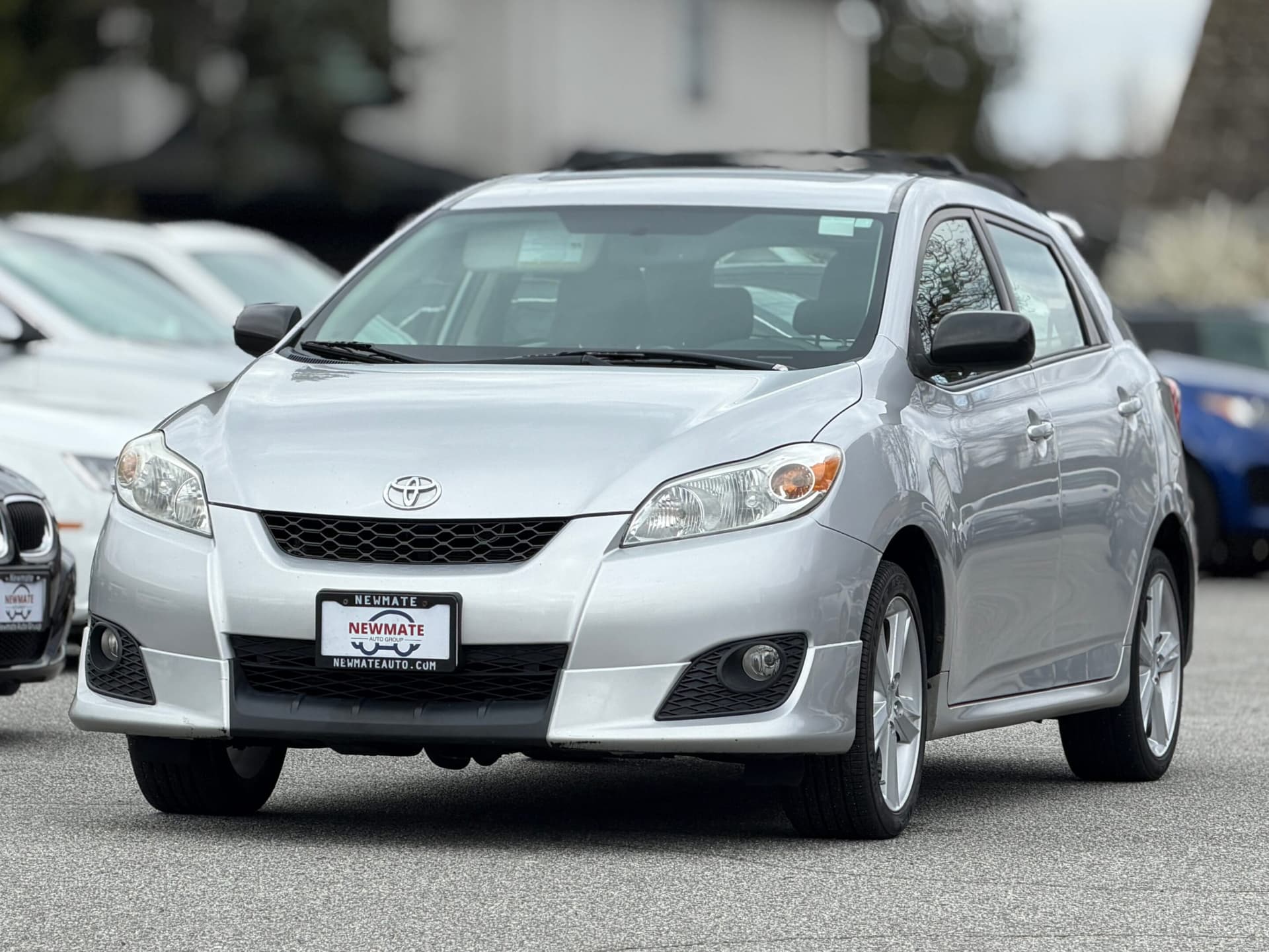 2009 Toyota Matrix S 2.4L. LOCAL BC VEHICLE. ALL-WHEEL DRIVE TRIM.