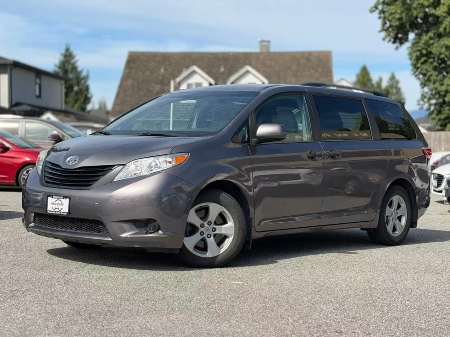 2017 Toyota Sienna LOCAL BC VEHICLE. 7 SEATER. LOW KILOMETRES.