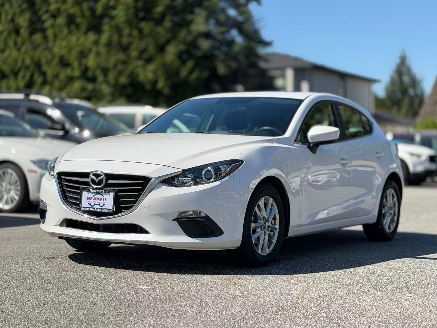 2016 Mazda Mazda3 Sport GS. LOCAL BC VEHICLE. LOW KILOMETRES.