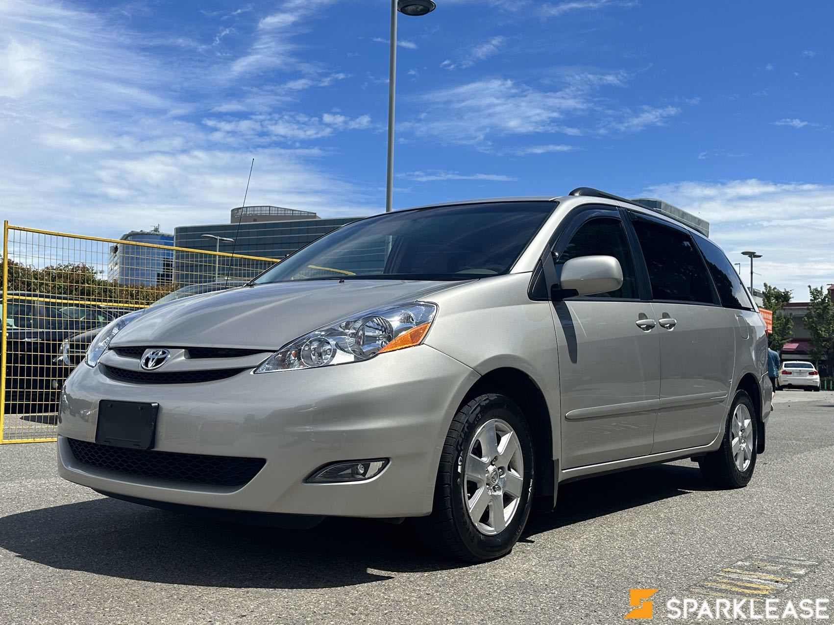 2007 Toyota  Sienna  5dr LE 7-Passenger 2WD 