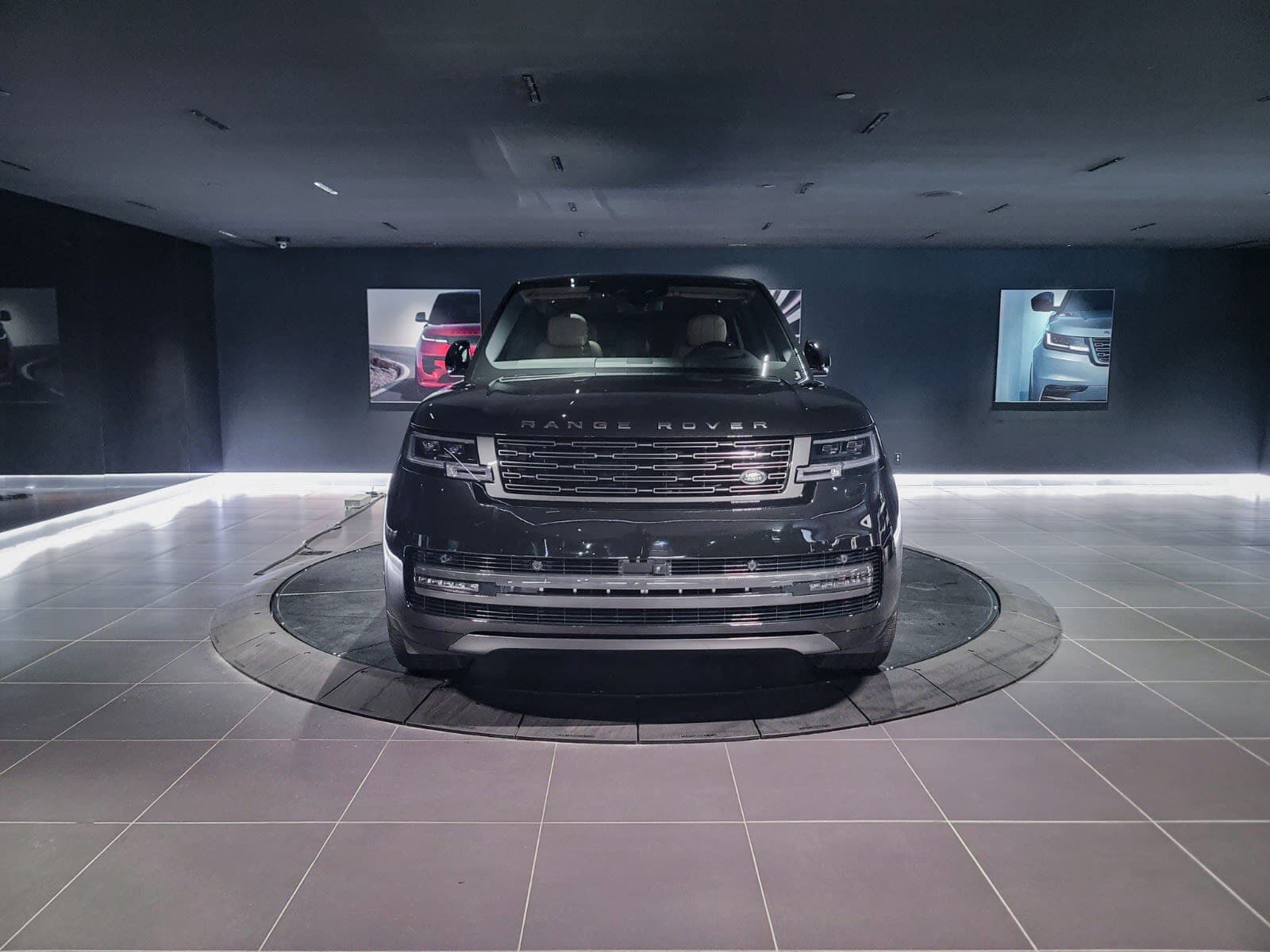2026 Land Rover Range Rover SE