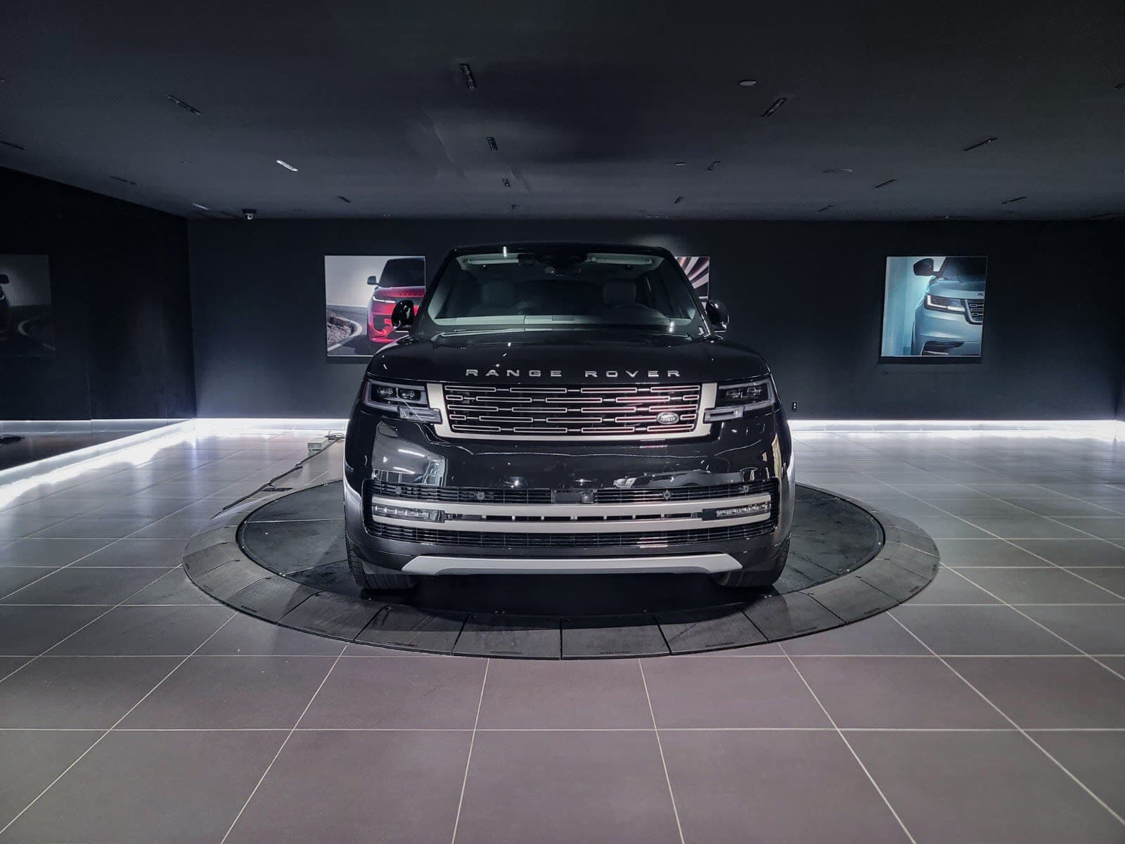 2026 Land Rover Range Rover SE