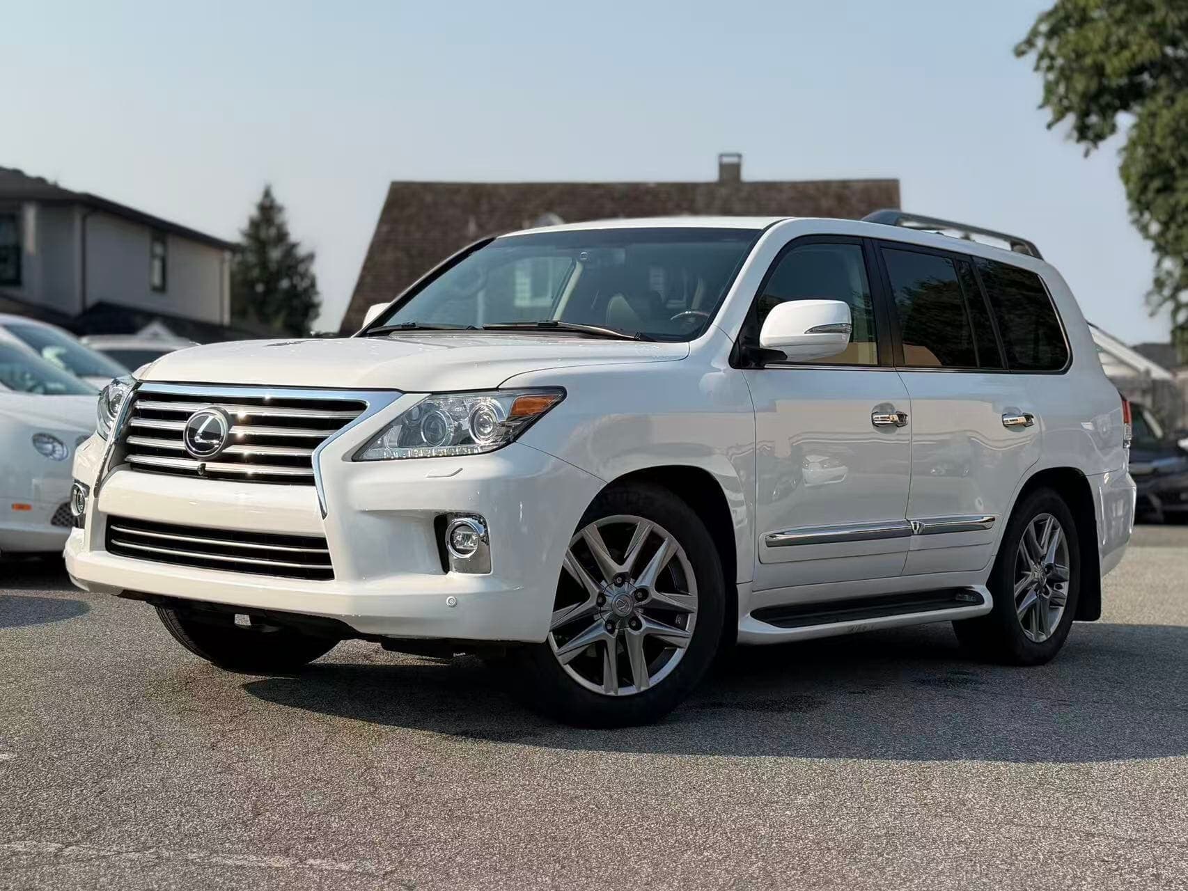 2015 Lexus LX LX 570. LOCAL BC VEHICLE. 7 SEATER. LOW KILOMETRES.