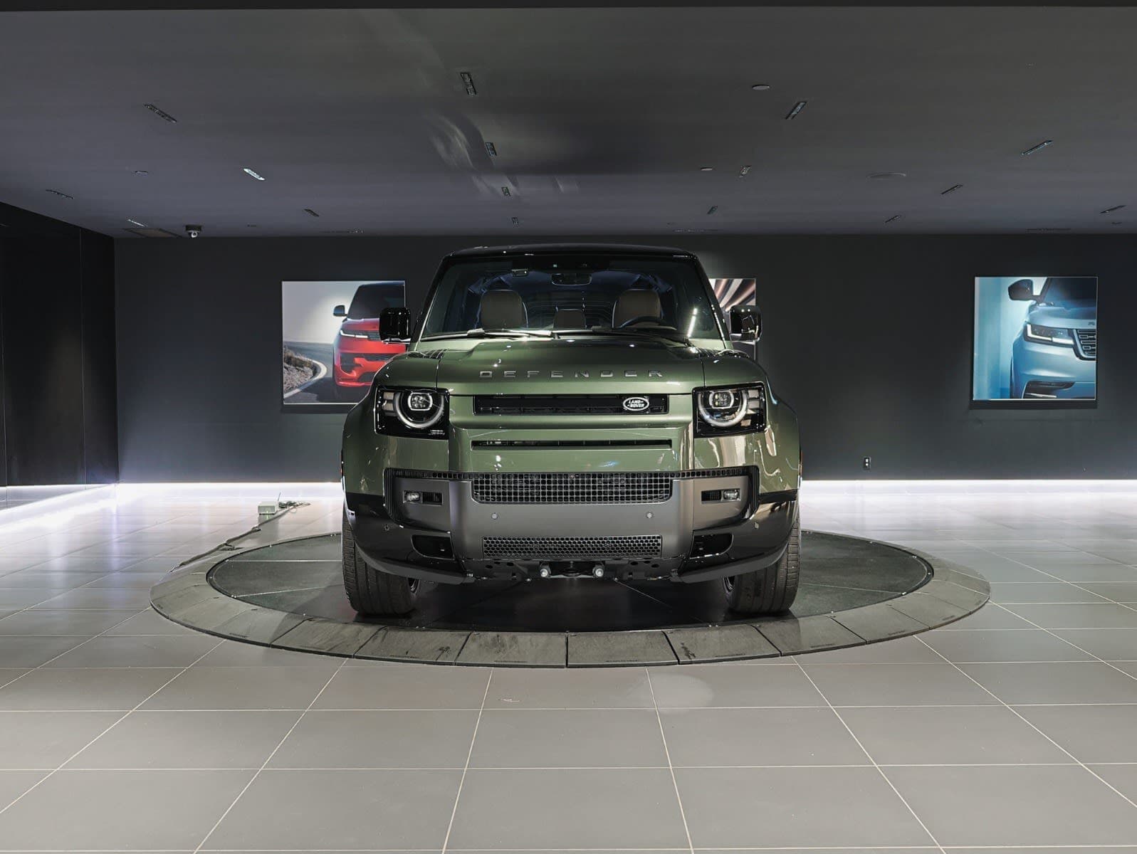 2026 Land Rover Defender X-Dynamic SE