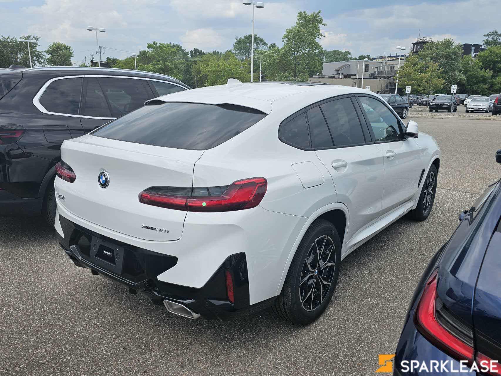 2023 BMW  X4  xDrive30i 外白内红 现车