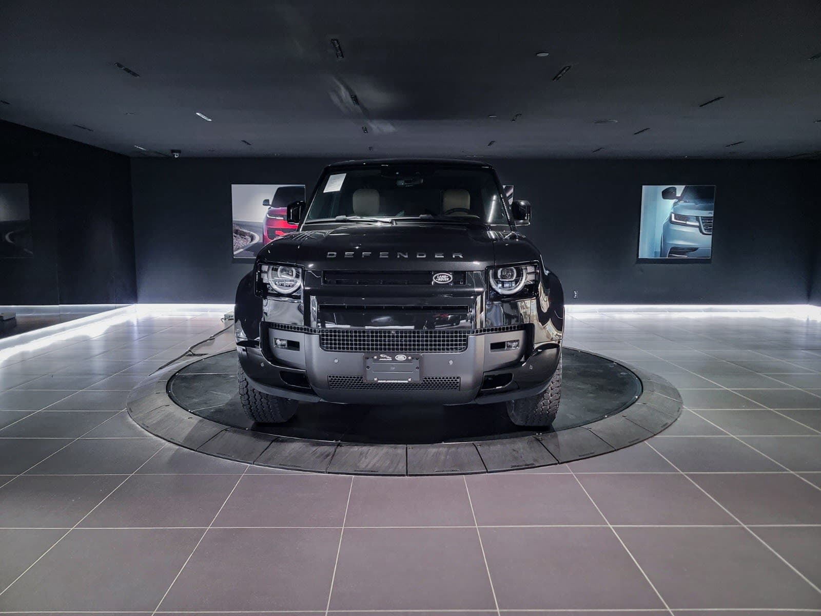 2026 Land Rover Defender X-Dynamic SE