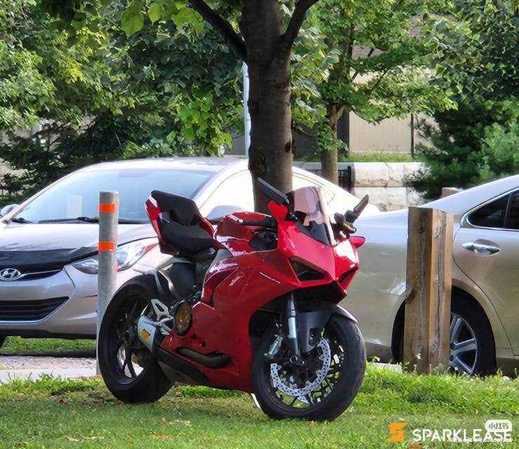2021 Ducati V2