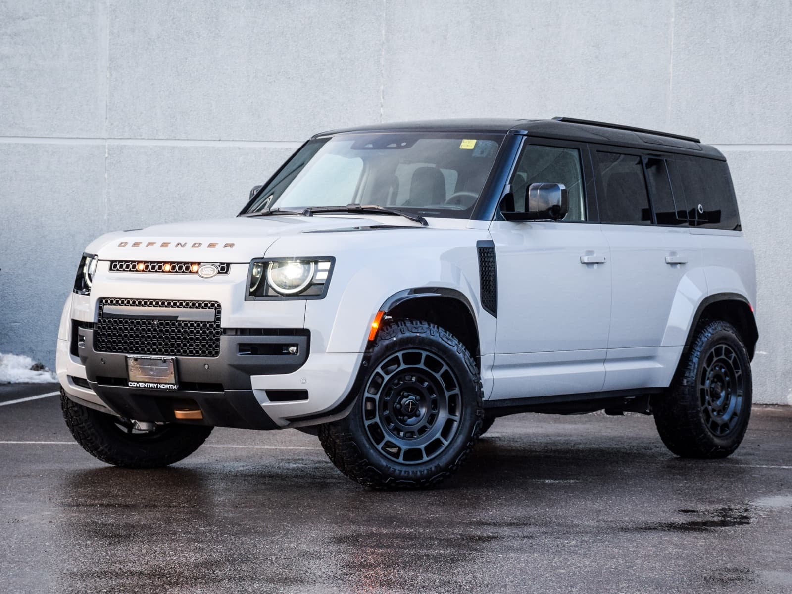 2026 Land Rover Defender OCTA