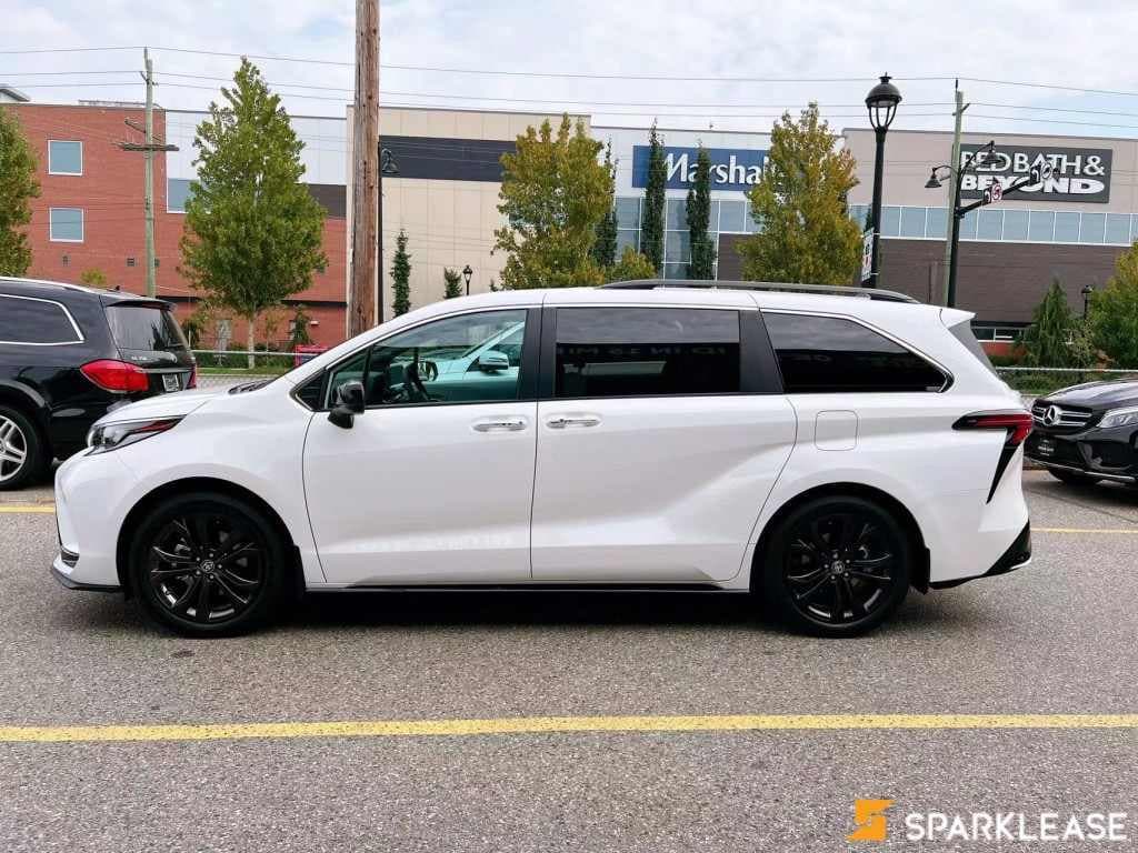 2022 Toyota  Sienna  XSE 油电混