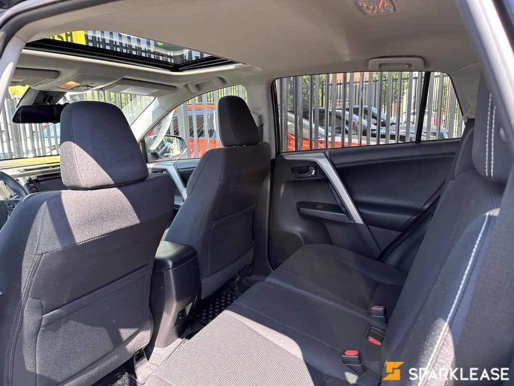 2017 Toyota RAV4 AWD 4dr XLE