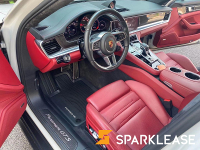2019 Porsche Panamera GTS 顶配